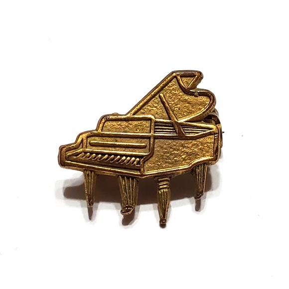 Jewelry - Vintage Gold colored Piano pin
